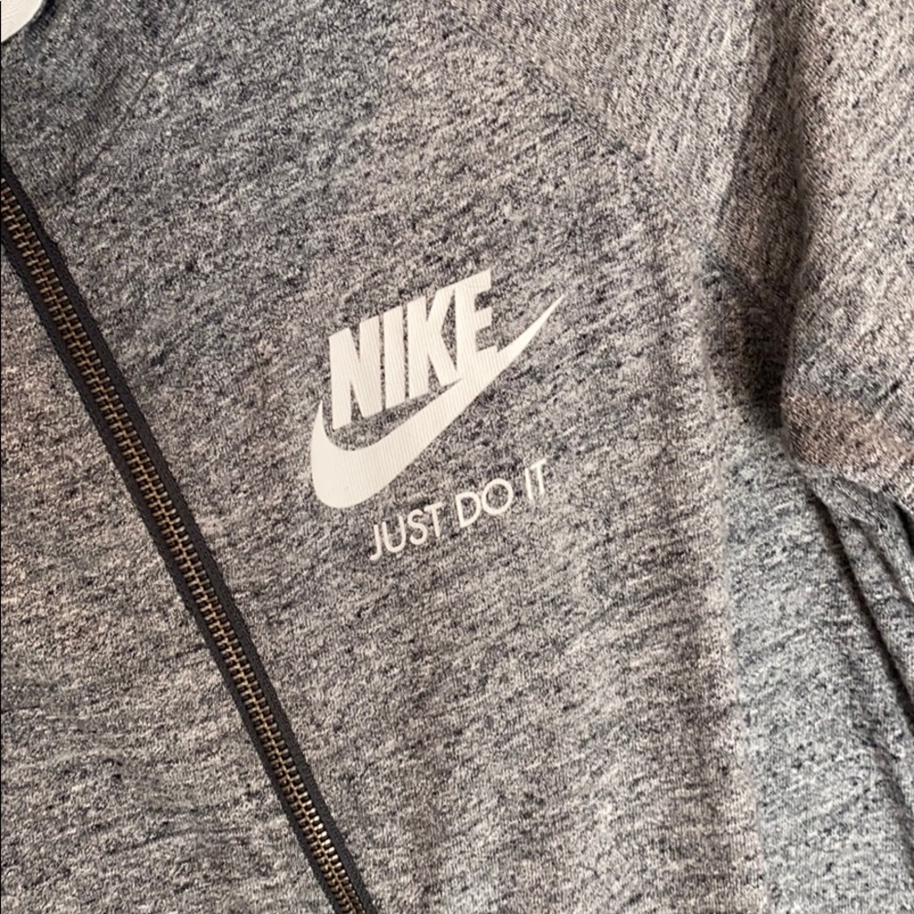 Nike jacket - Picture 2 of 3